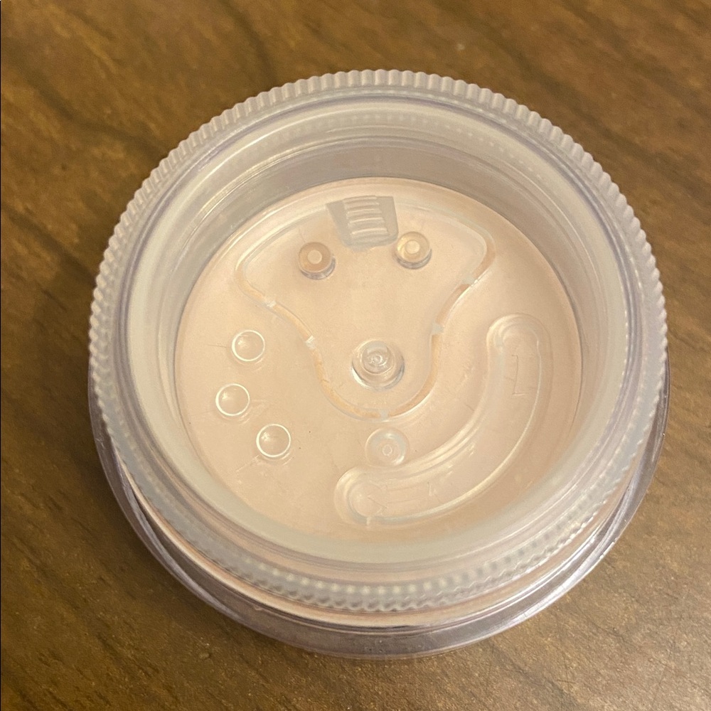 bareMinerals Original Mineral Veil Loose Setting Powder in Original Translucent - Picture 3 of 5